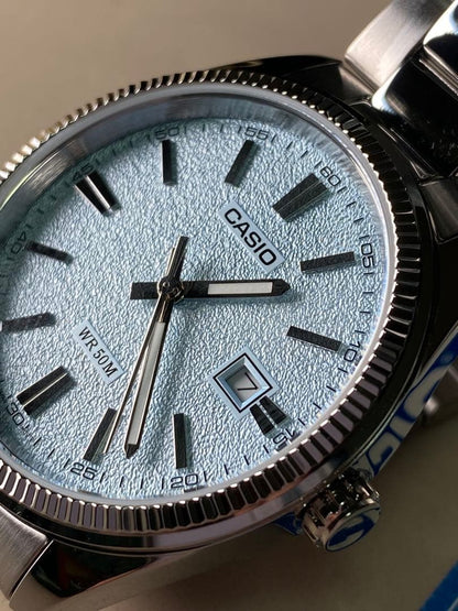 Casio Ice Blue Men’s Watch Quartz Analog 50 M Water Resistant Japan Import
