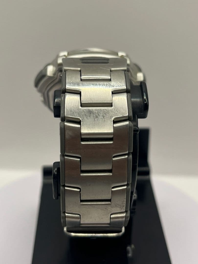 Casio GEO TRAIL Digital Watch with Metal Band Vintage