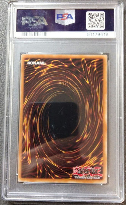 Yu-Gi-Oh First Edition Black Magician Girl Holographic Rare Card GFP2-EN177 with ghost error