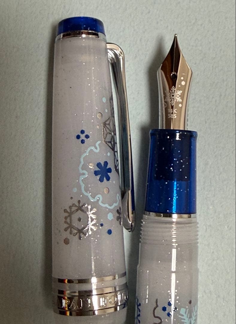 K.Creie Premium Cross × Professional Gear Slim Limited Snow Set — Japan Import