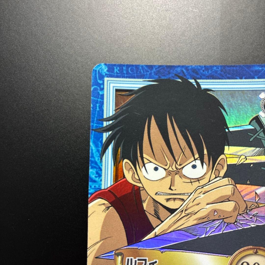 One Piece Hyper Battle Carddass S51 featuring Luffy with power 800, old version card with minor surface scratches