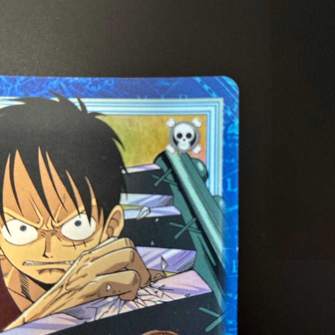 One Piece Hyper Battle Carddass S51 featuring Luffy with power 800, old version card with minor surface scratches