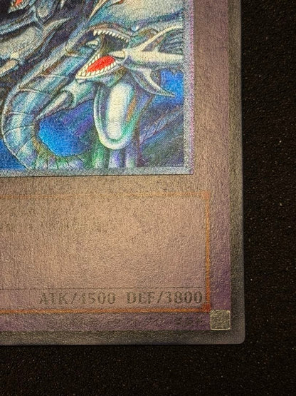 Blue-Eyes White Dragon Yu-Gi-Oh! Ancient Rare signature card model SM-51 from Japan in pristine condition