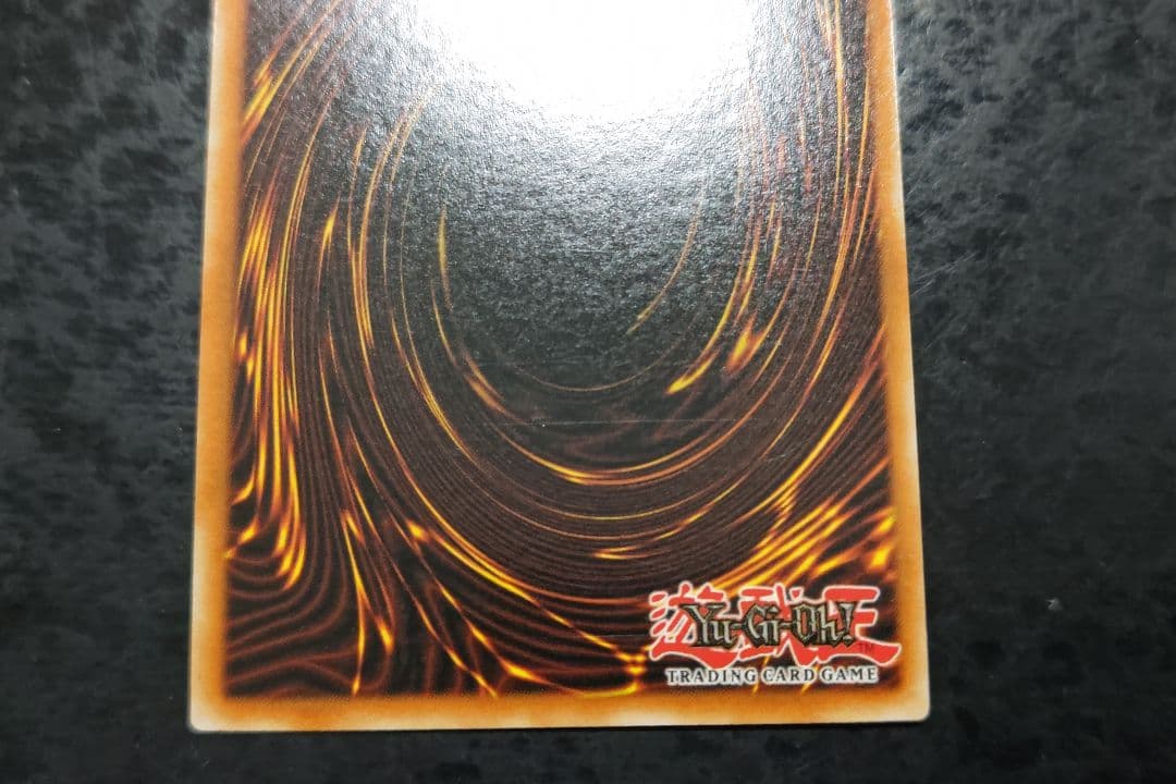 Portuguese Blue-Eyes White Dragon Ultra Rare Yu-Gi-Oh! card with minor scratches on front and back