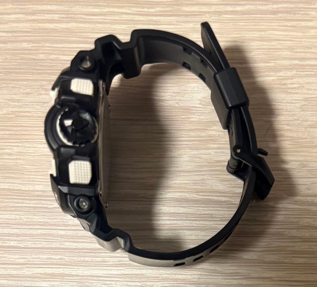 Casio G-Shock GA-400 Model Watch Black and White Shock Resistant Japan Import