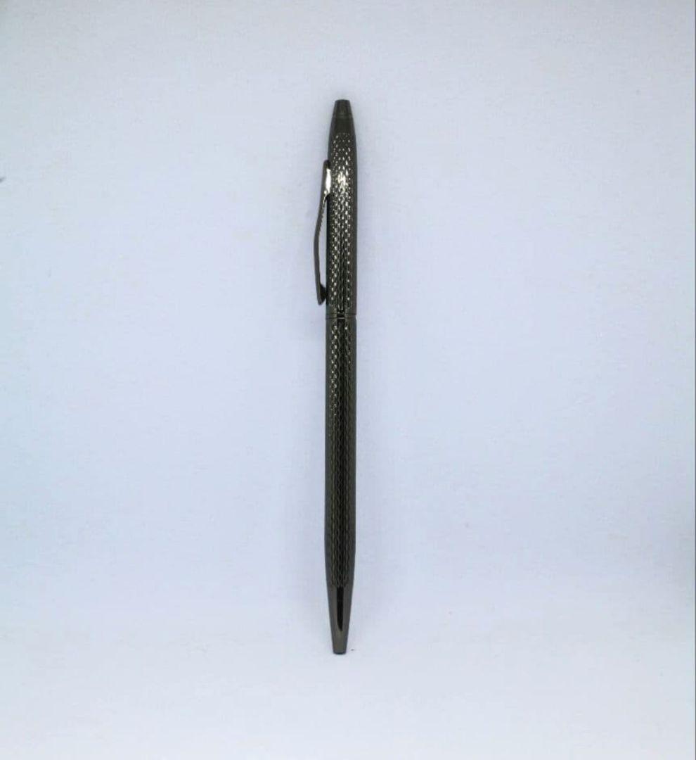 Girosh style gunmetal black chrome twist ballpoint pen with wave-pattern lattice design