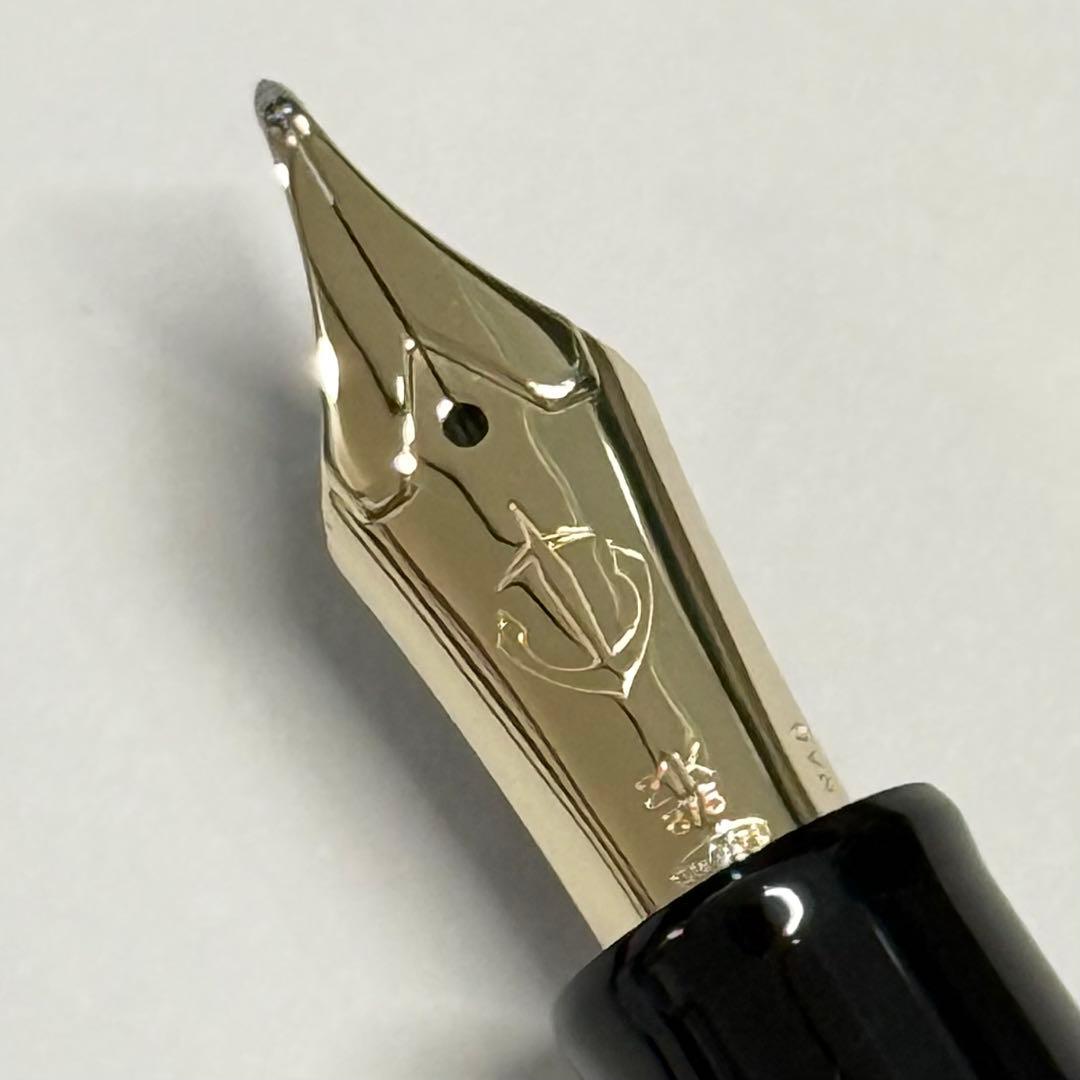 Sailor Cross Concorde black fountain pen with large 21k gold nib and PMMA resin body