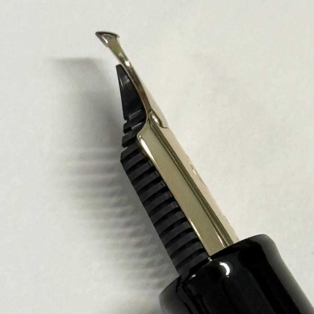 Sailor Cross Concorde black fountain pen with large 21k gold nib and PMMA resin body