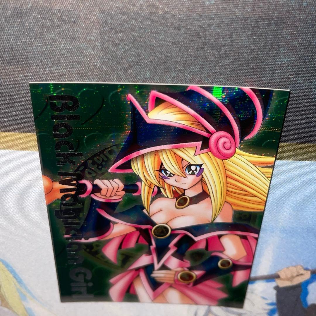 Yugioh Dungeon Dice Monsters Dark Magician Girl card green background secret rare silver text in magnetic loader