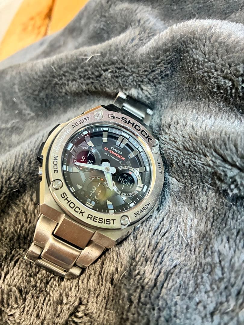 Casio G-Shock G-STEEL GST-W110D Model Radio Solar Watch with Spare Bands