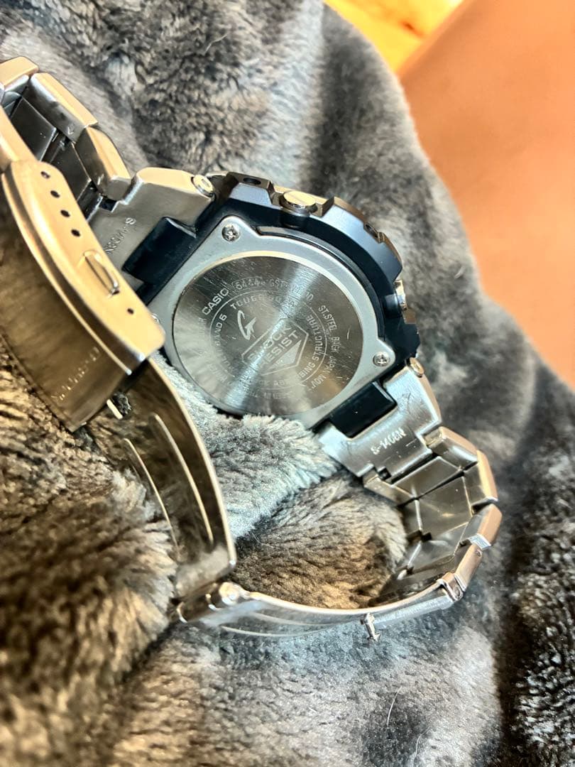 Casio G-Shock G-STEEL GST-W110D Model Radio Solar Watch with Spare Bands