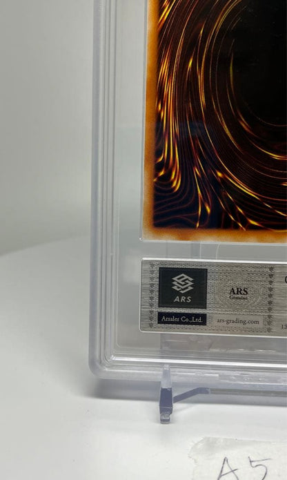 Yugioh Black Magician Girl Ultra Rare P4-01 trading card in protective sleeve with cardboard backing