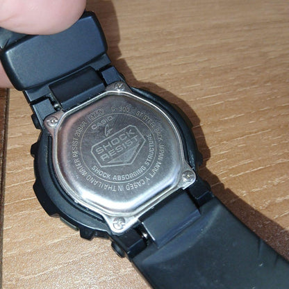 Casio G-Shock G-300 Series Watch with Inverted LCD and Band Design — Japan Import