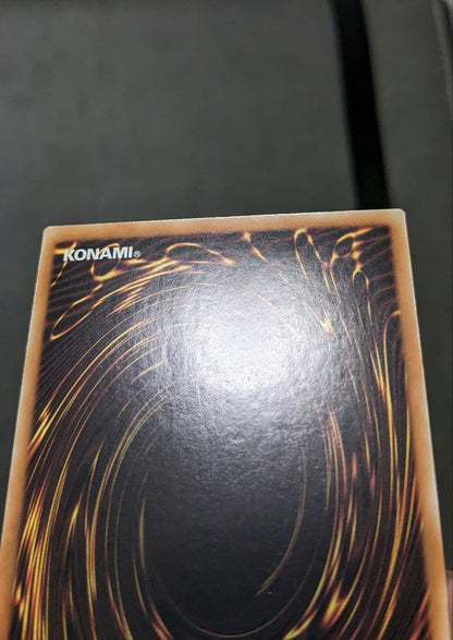 Yu-Gi-Oh Queen Madu Dolce Tiaramis Secret Rare card in Chinese Traditional with minor scratches and slight white chipping