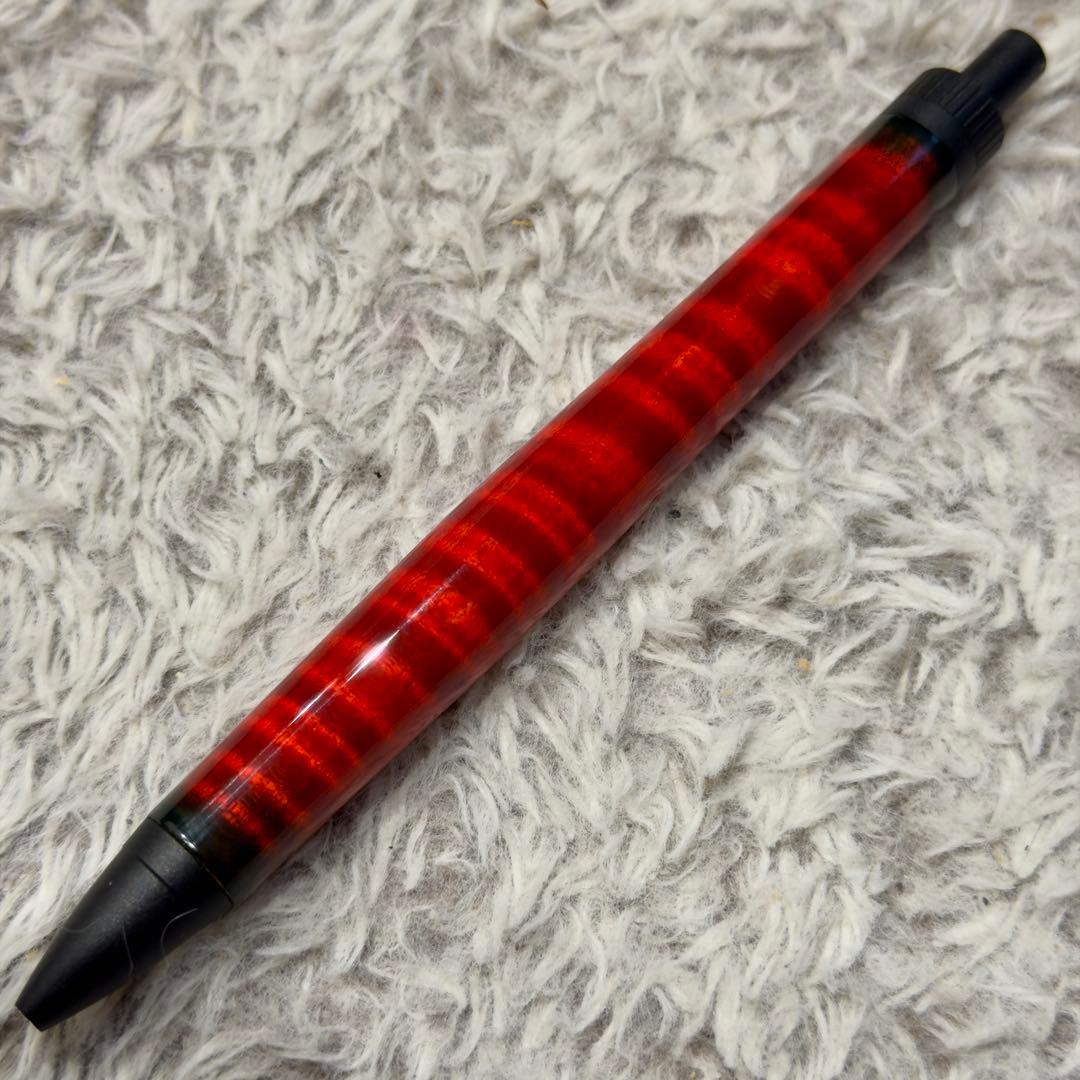 Kato Maple Wood Pen with Caramel Lacquer Finish and 3D Grain Red