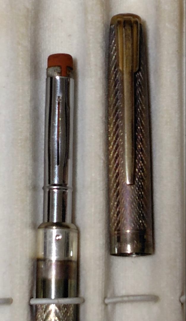 NEWMAN vintage sterling silver mechanical pencil with knock mechanism and fine wave pattern on body