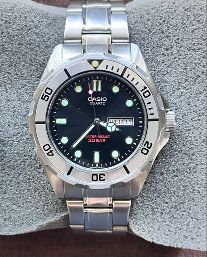 Casio EF-2000D-1AJF Pair Watches with Date Display and 20 ATM Water Resistance