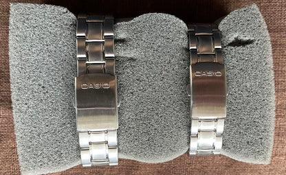 Casio EF-2000D-1AJF Pair Watches with Date Display and 20 ATM Water Resistance