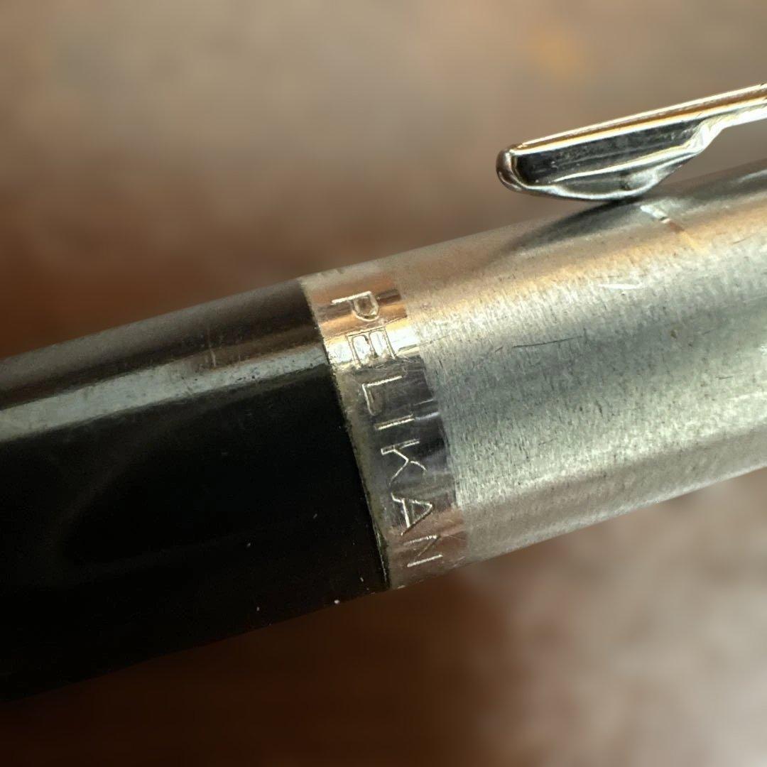 CROSS Pelican Retro Ballpoint Pen Set with Metal Design and Leather Case