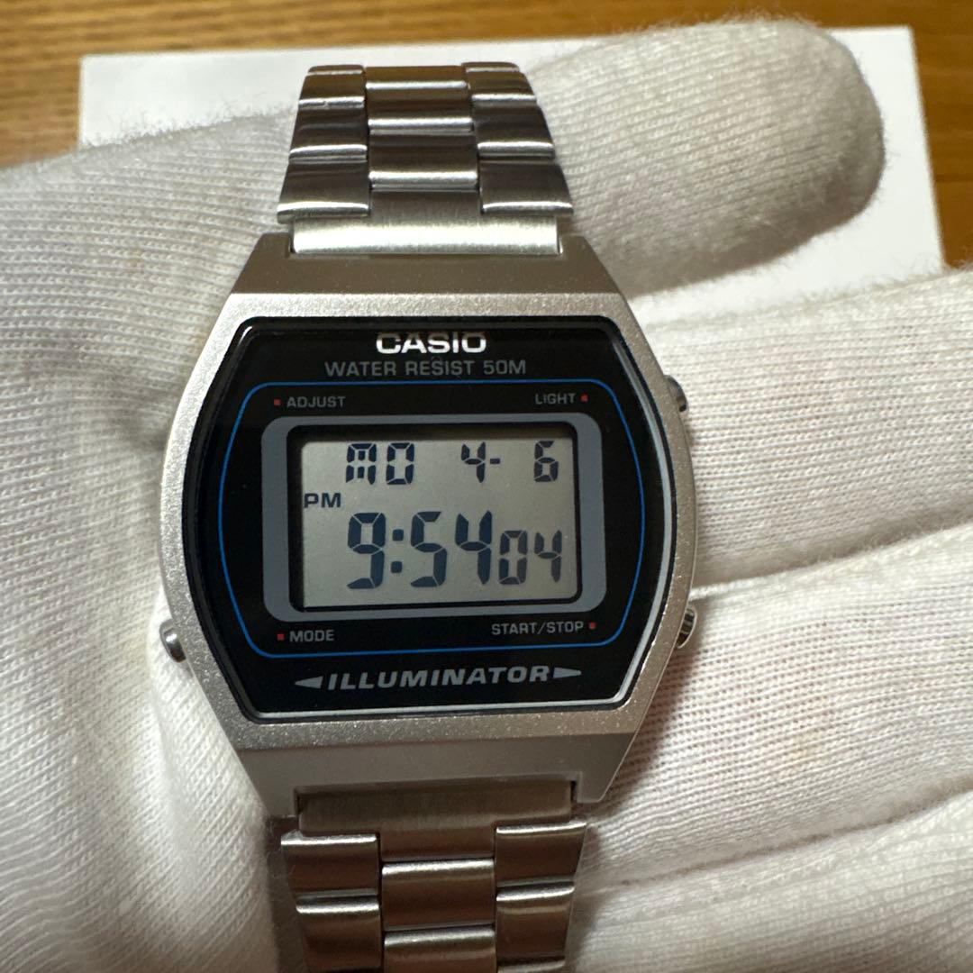 Casio W-202 Digital Watch with Illuminator — Japan Import