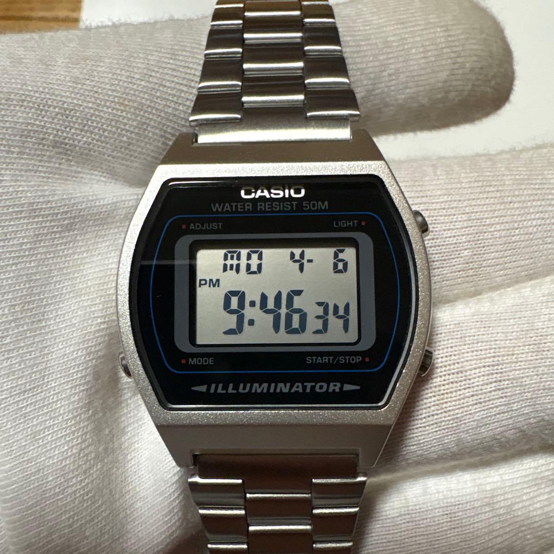 Casio W-202 Digital Watch with Illuminator — Japan Import