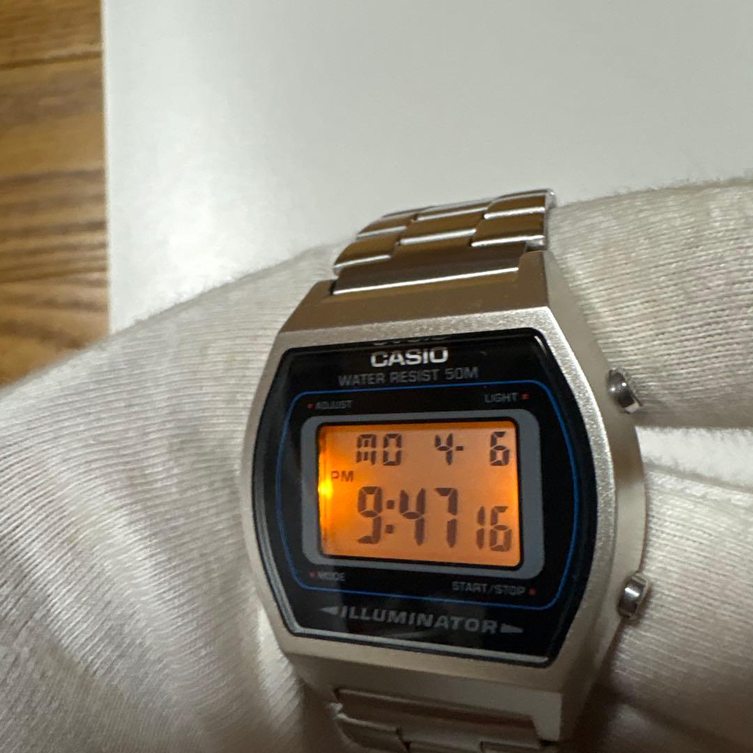 Casio W-202 Digital Watch with Illuminator — Japan Import