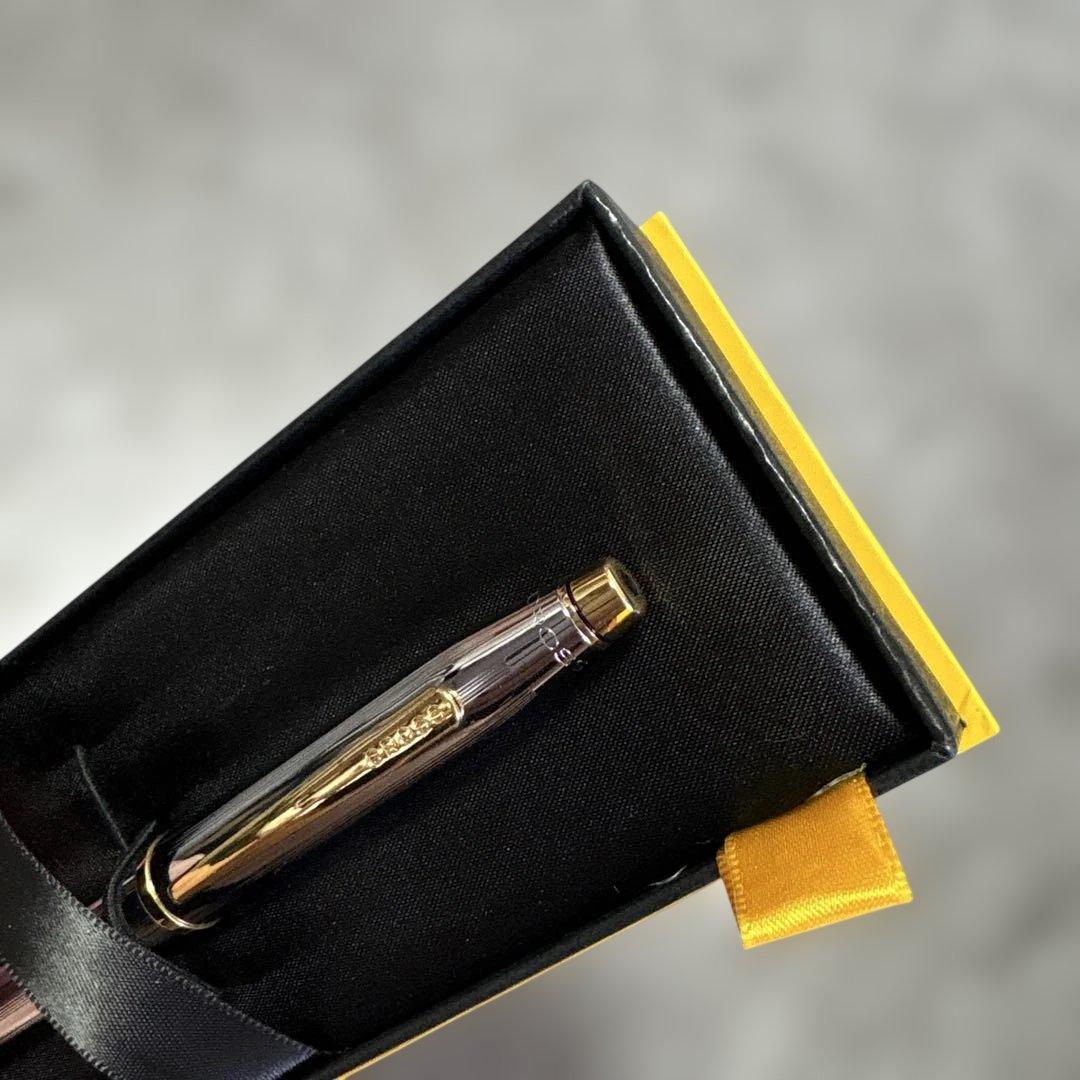 Cross Classic Century Medalist Ballpoint Pen - Silver with Gold Trim, Chrome Plate — Japan Import