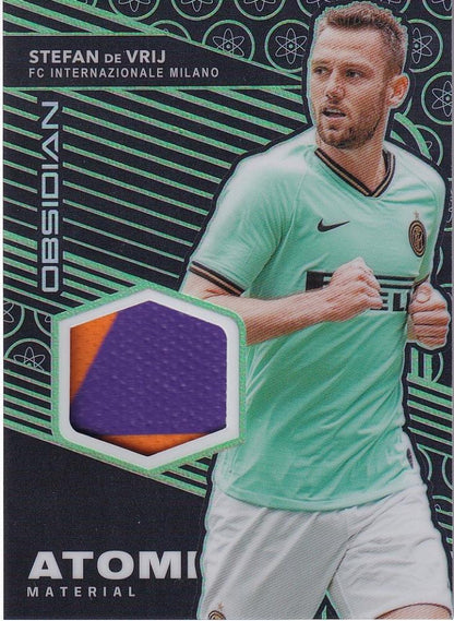 2019-20 Panini Obsidian Stefan de Vrij FC Internazionale Milano Atomic Material Relics Green Parallel trading card