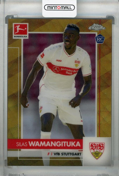 2020-21 Topps Chrome Bundesliga trading card of Silas Wamangituka VfB Stuttgart Base Gold Wave parallel number 39 of 50