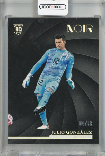 2024-25 Panini Noir FIFA Julio Gonzalez Vertical Holo Silver trading card numbered 31 and serial RC04/49 from Mexico