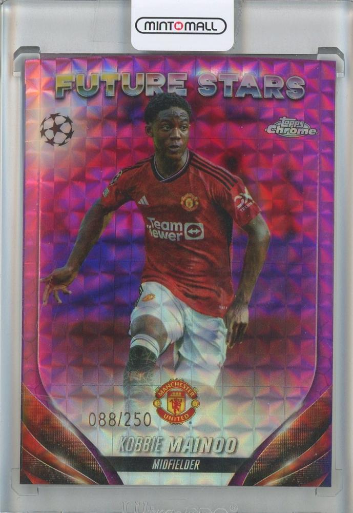 2023-24 Topps Chrome UEFA Club Competitions trading card of Kobbie Mainoo Pink Geometric Refractors serial #57088/250