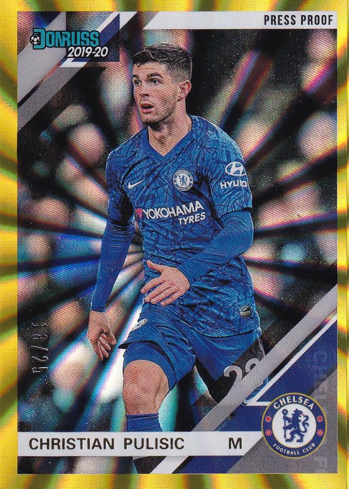 2019-20 Panini Chronicles Christian Pulisic Chelsea FC Gold Parallel trading card numbered 18 of 25
