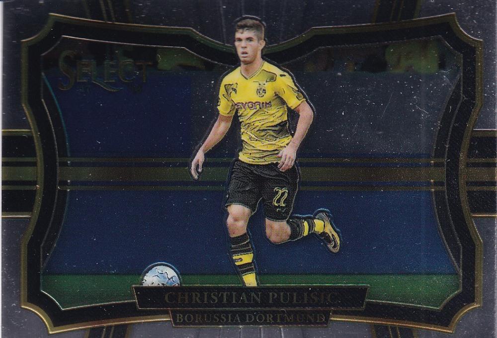 2017-18 Panini Select Borussia Dortmund Christian Pulisic Base Field Level trading card