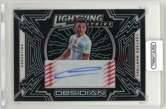 2021-22 Panini Obsidian Lautaro Martinez Lightning Strike Autographs Red Parallels card numbered 3 of 25