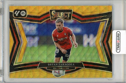 2024-25 Panini Select LaLiga Bryan Zaragoza Gold Wave parallel trading card numbered 04 of 10 from CA Osasuna