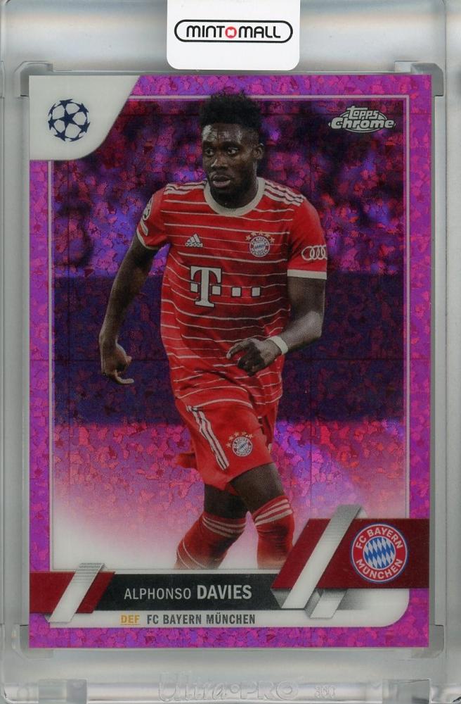 2022-23 Topps UEFA Club Competitions FC Bayern Munchen Alphonso Davies Pink Mini-Diamond Parallel card #162
