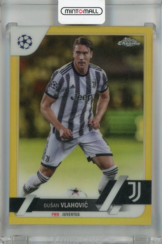 2022-23 Topps UEFA Club Competitions Juventus Dusan Vlahovic Gold Foil #75 trading card serial 22 of 50