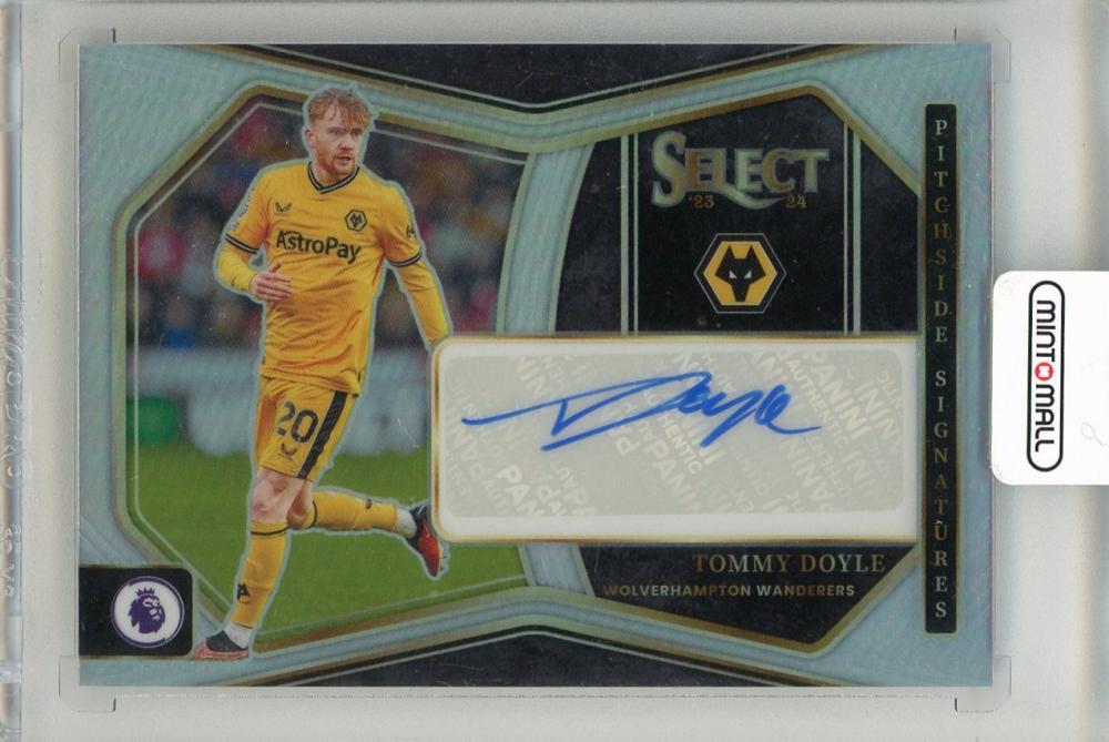 2023-24 PANINI Select English Premier League Tommy Doyle Pitchside Signatures trading card