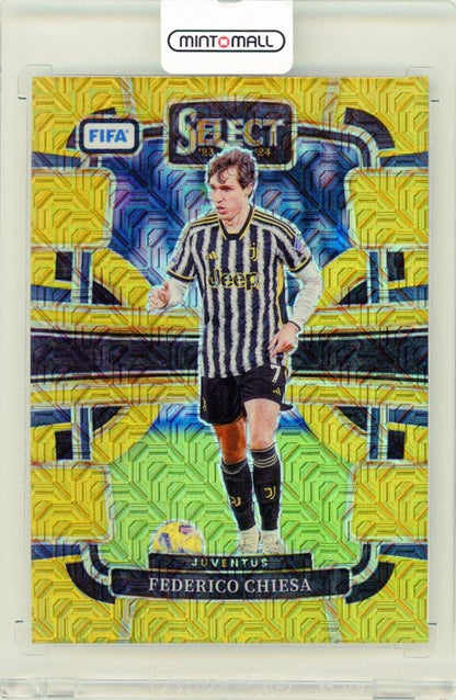 2023-24 Panini Select FIFA trading card featuring Federico Chiesa Gold Mojo Parallel serial number 3 of 10 Juventus
