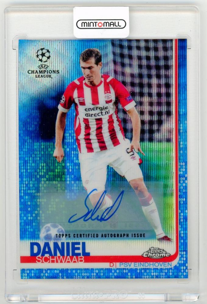 2018-19 Topps Chrome UEFA Champions League trading card of Daniel Schwaab with Blue Wave Refractor autograph 20 of 75