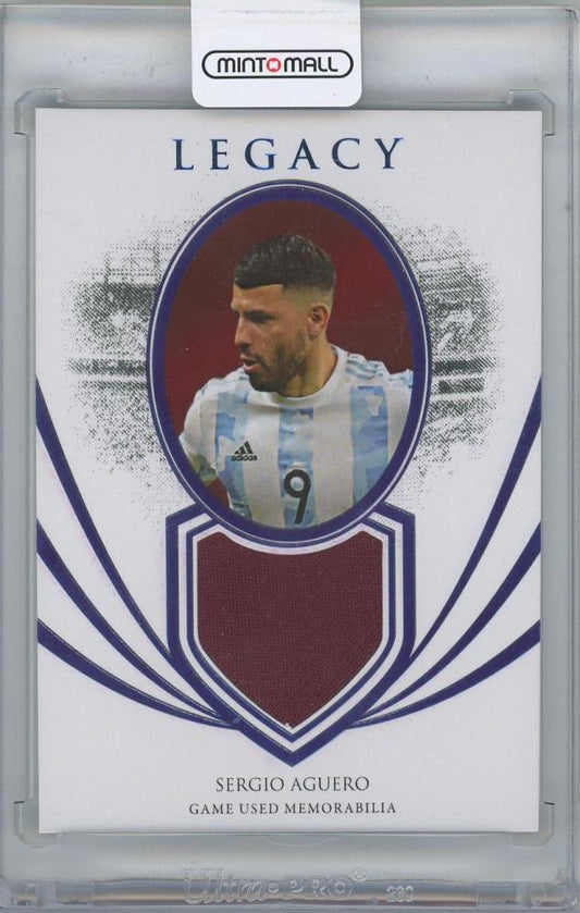 2022-23 FUTERA Unique World Football Legacy Memo Relics Sapphire card featuring Sergio Aguero from Argentina
