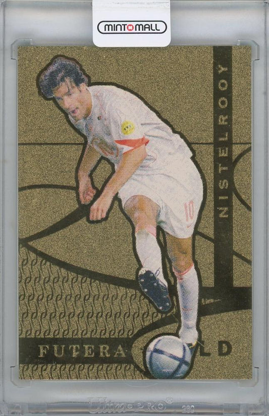 2005 FUTERA Unique World Football Gold Colour Engraved Card featuring Ruud van Nistelrooy from the Netherlands