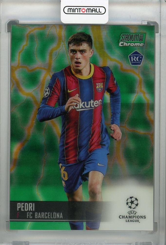 2020-21 Topps Stadium Club Chrome UEFA Champions League FC Barcelona Pedri Base Green/Yellow Electric card