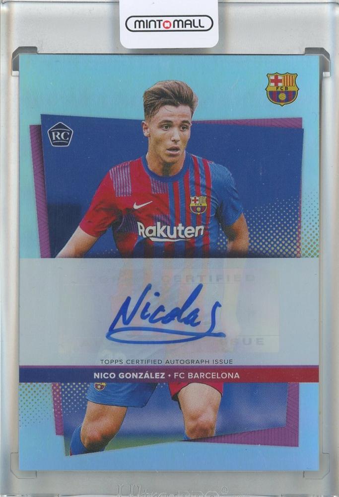 2021-22 FC Barcelona Topps Team Set featuring Nico Gonzalez autograph Black #AUNG07/10 card