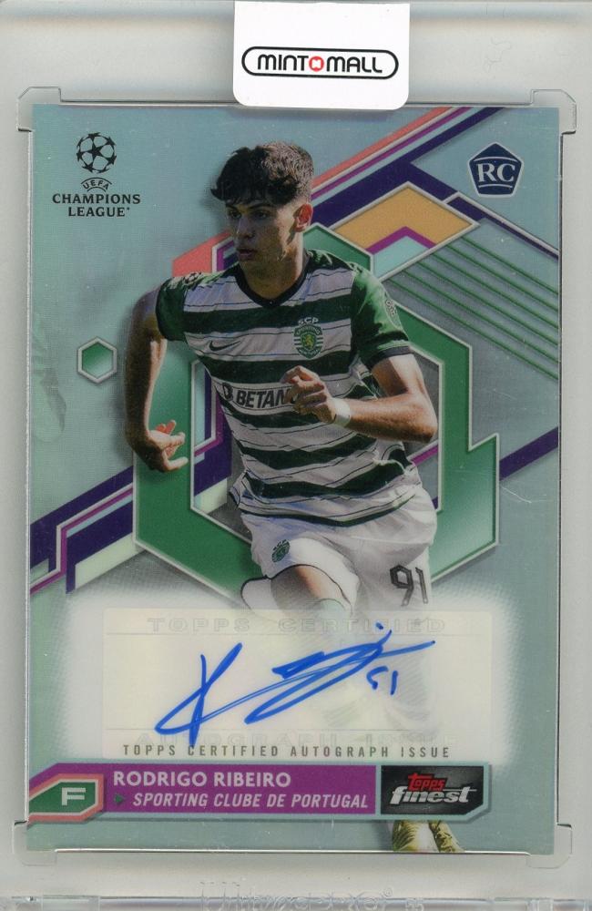 2022-23 TOPPS Finest UEFA Club Competitions trading card featuring Rodrigo Ribeiro autograph from Sporting Clube De Portugal