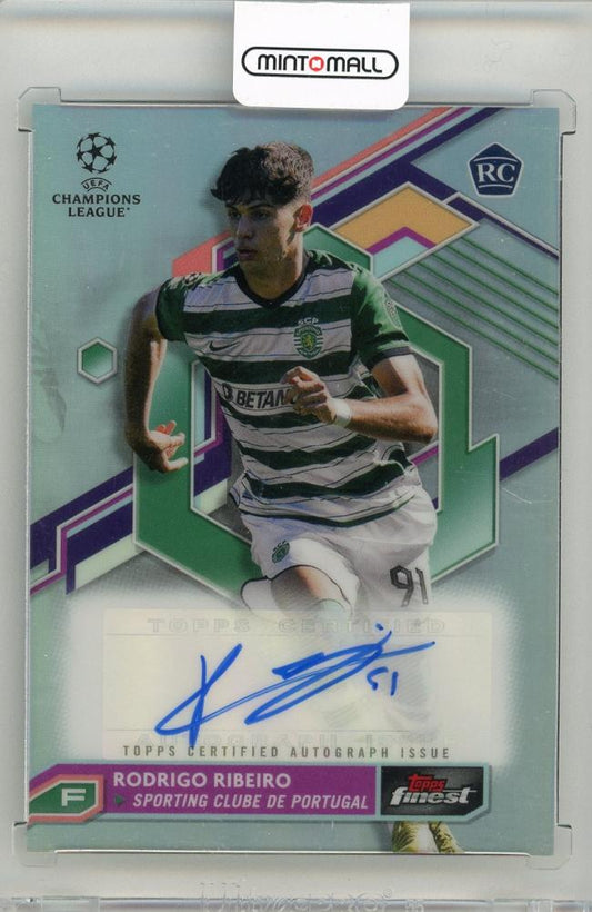 2022-23 TOPPS Finest UEFA Club Competitions trading card featuring Rodrigo Ribeiro autograph from Sporting Clube De Portugal