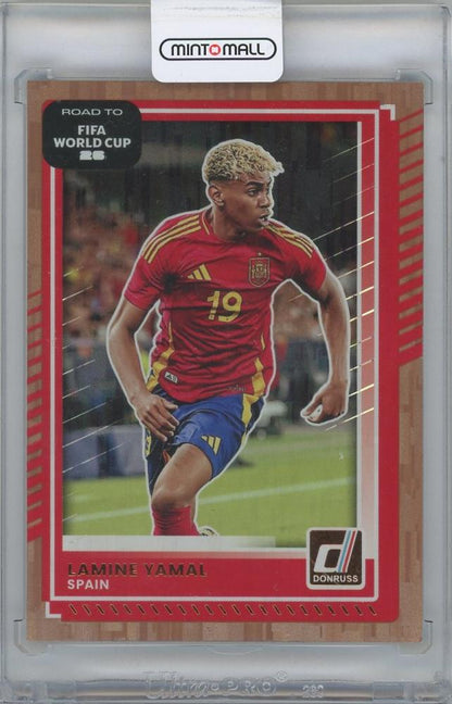 2025-26 DONRUSS Road to FIFA World Cup Bronze #10 Lamine Yamal trading card from Spain with serial number 6/25