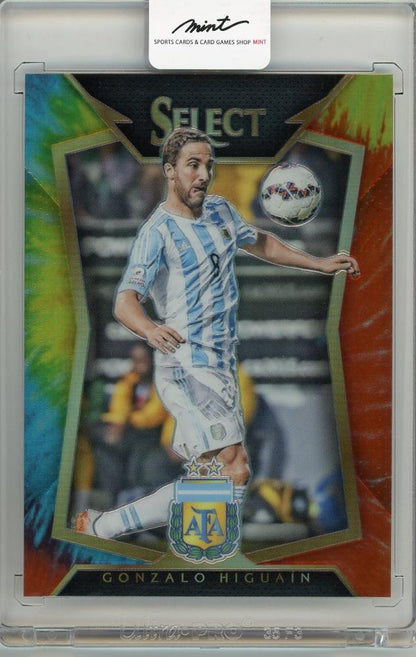 2015-16 PANINI SELECT Gonzalo Higuain Basketball Card serial number 6424/30 from Argentina