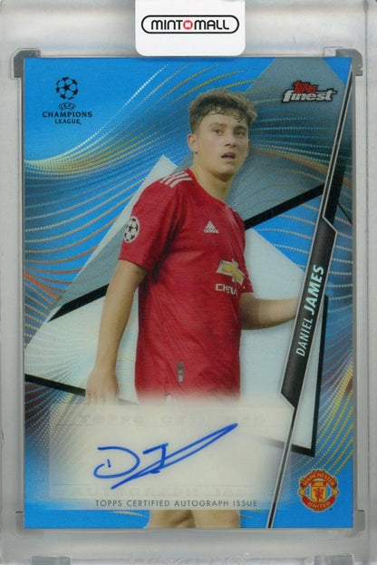 2020-21 Topps Finest UEFA Champions League Manchester United Daniel James Autographs Blue Parallel card number 038 of 150