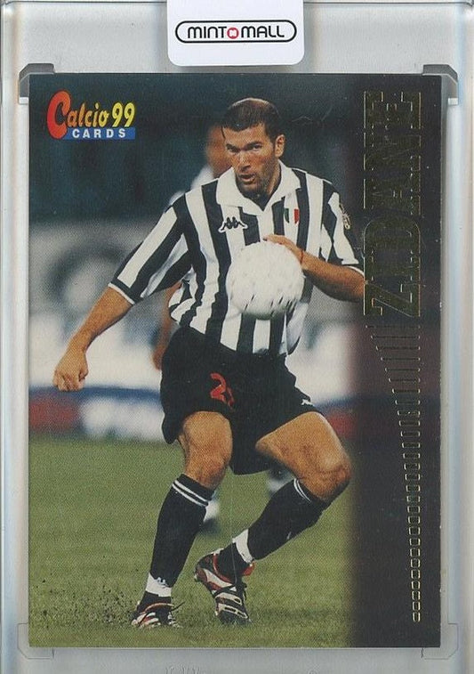 1998-99 Panini Calcio trading card featuring Zinedine Zidane in Juventus kit, card number 47
